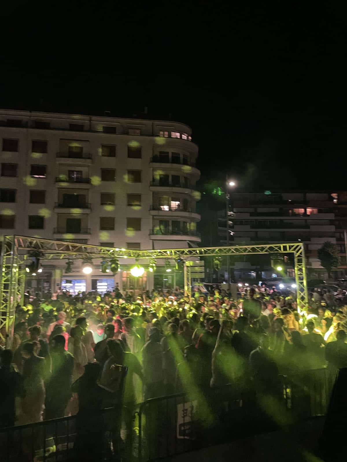 Jeux de lumière, prestation DJ Deelight Evolution en Haute-Savoie (2025)