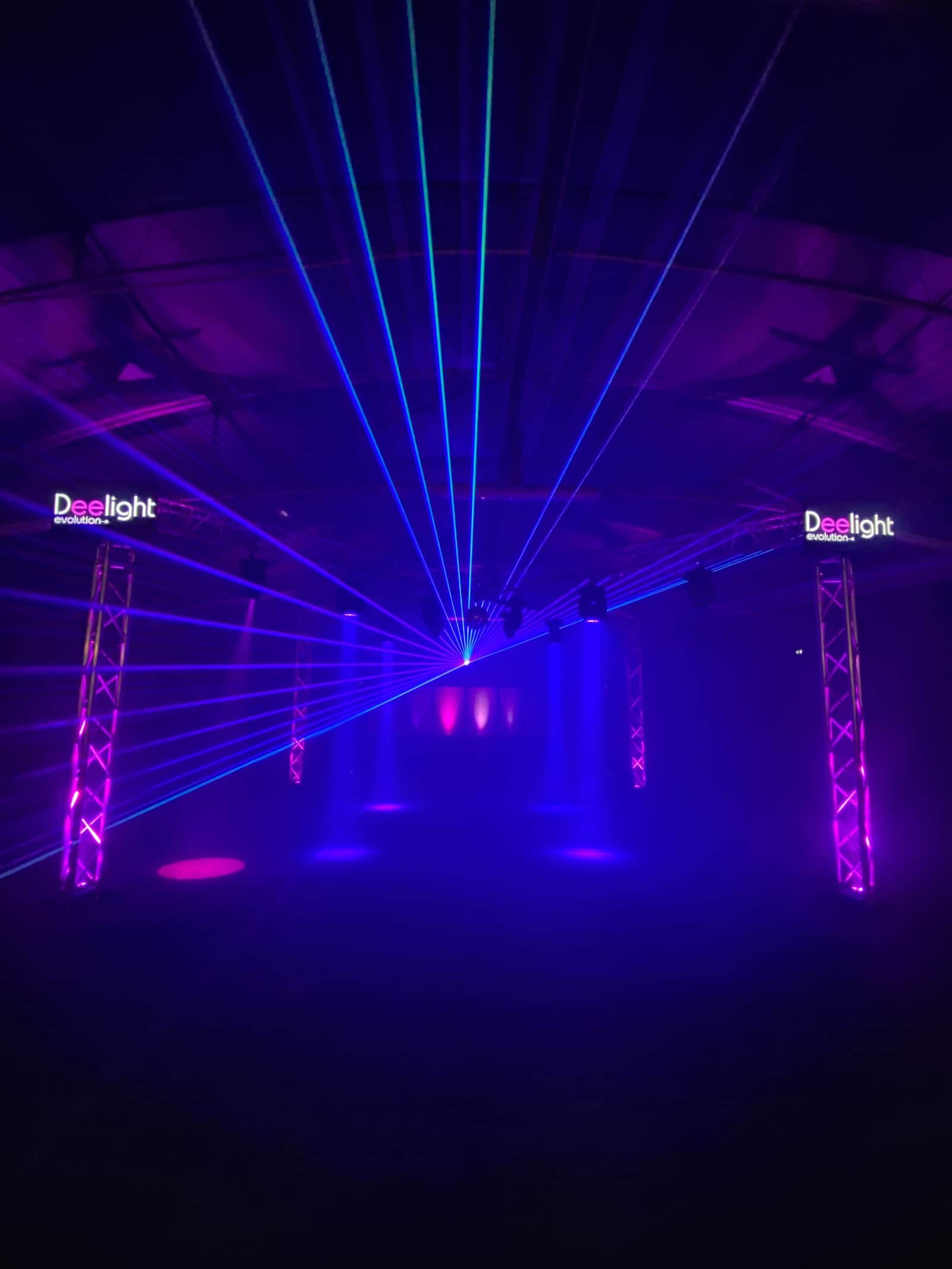 Scénographie son et lumière, prestation DJ Deelight Evolution en Haute-Savoie (2025)