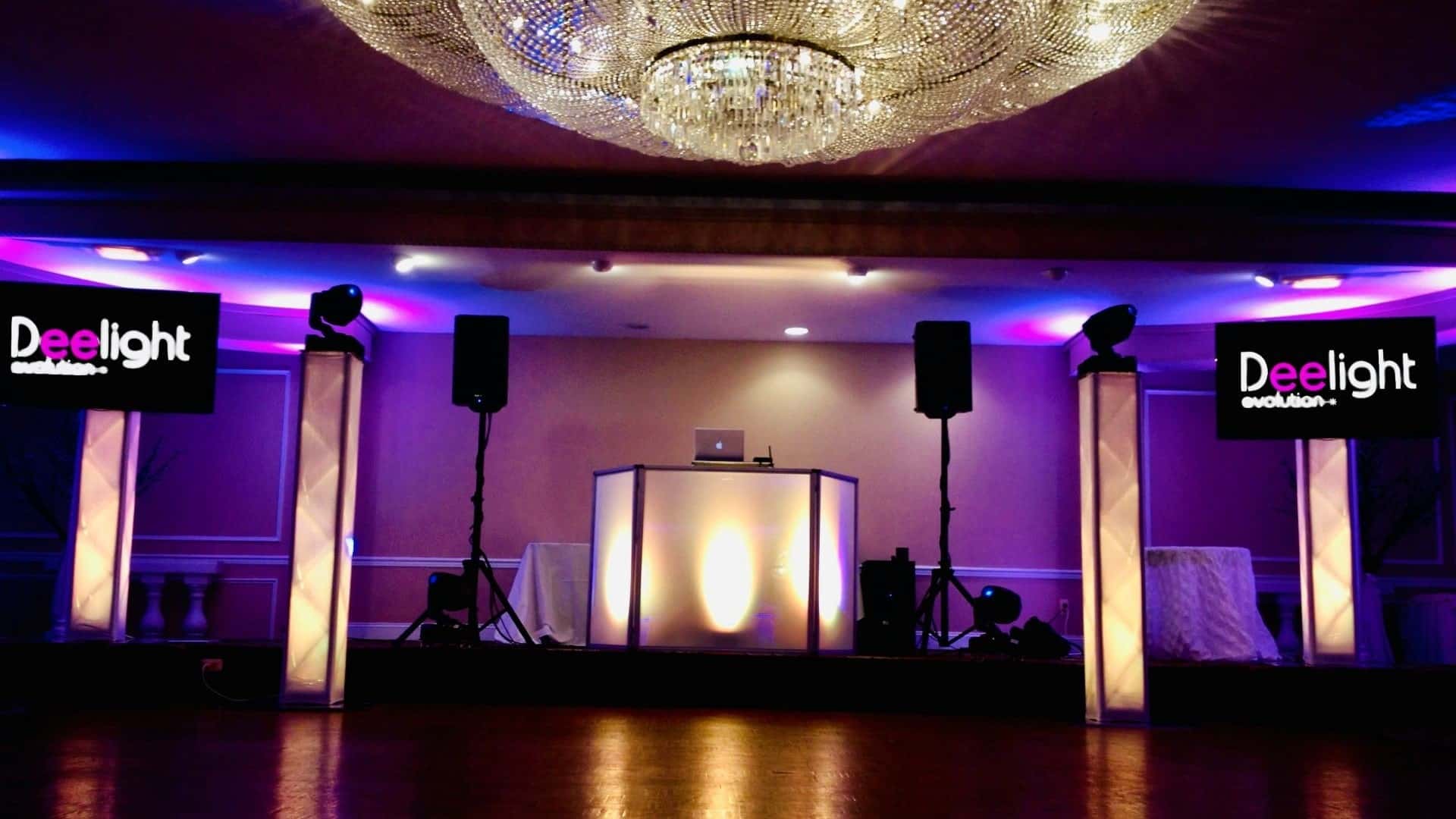 Prestation Dj haut de gamme : mariage, bal, séminaire | Deelight Evolution Prestation Dj haut de gamme : mariage, bal, séminaire | Deelight Evolution